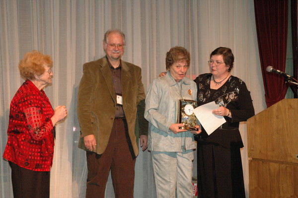 Faye Receives Cleo Curtis Award